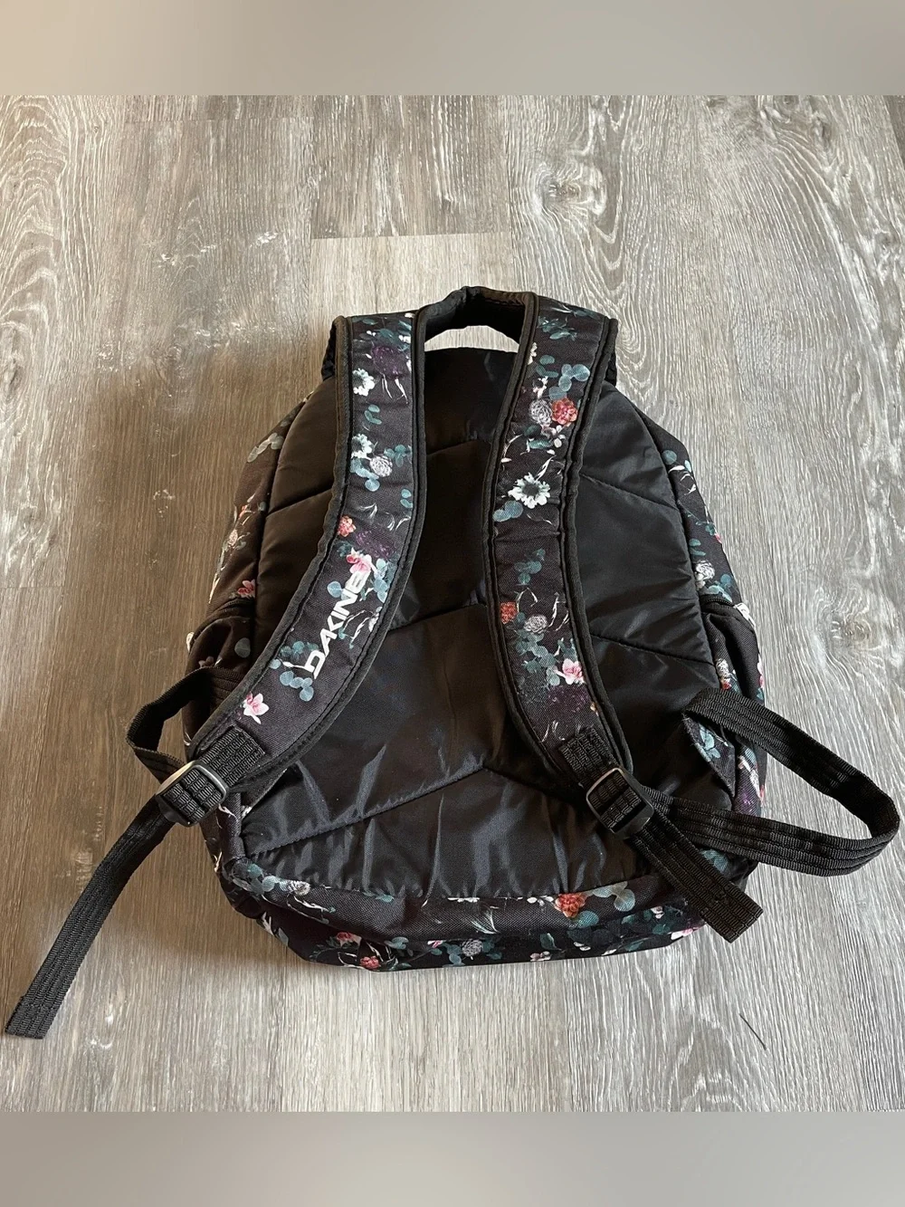 Dakine Prom 25L Flora  Backpack. Holds 14” Laptop Insulated Pocket Floral